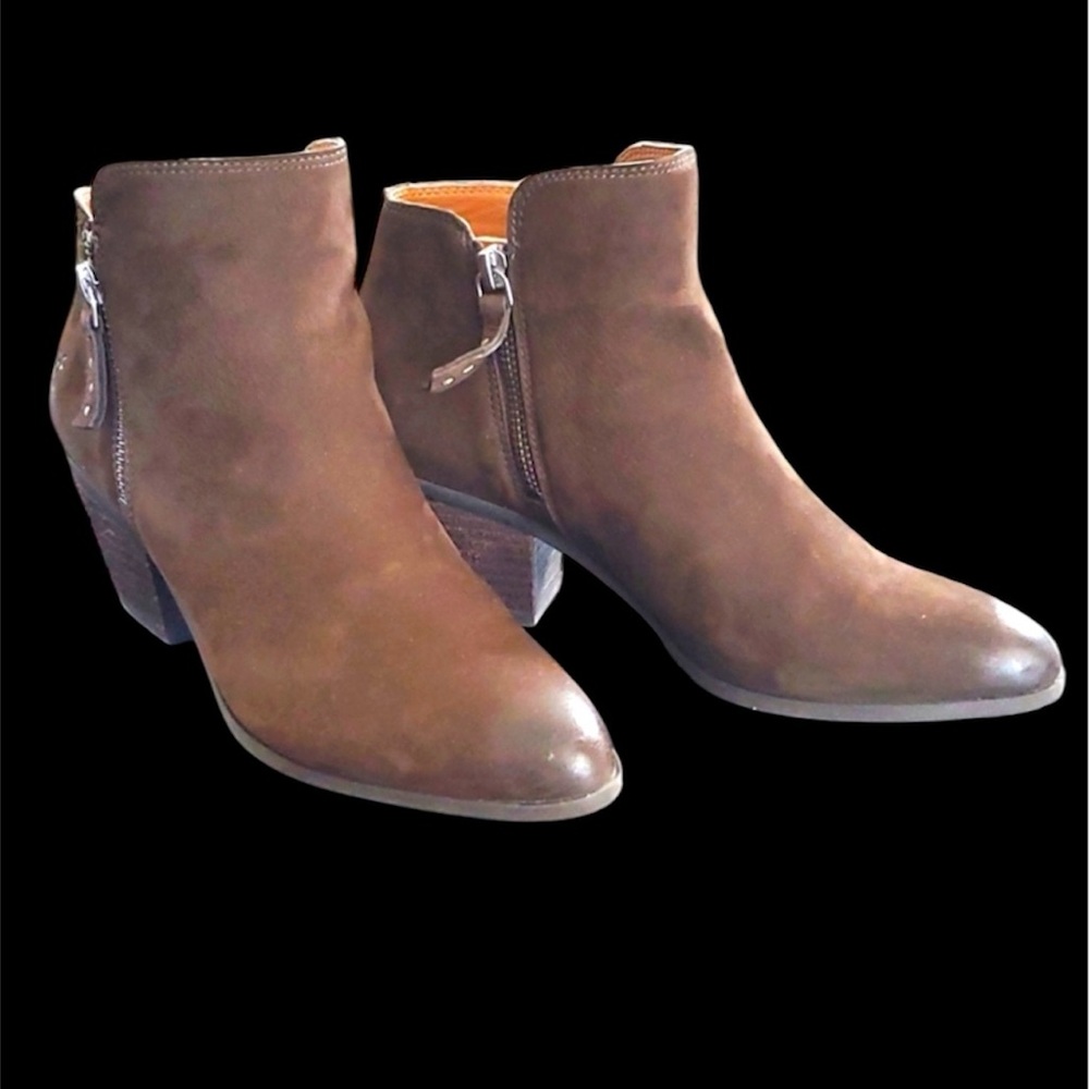 Frye Judy ankle boots oiled dark brown worn once inside
Original box